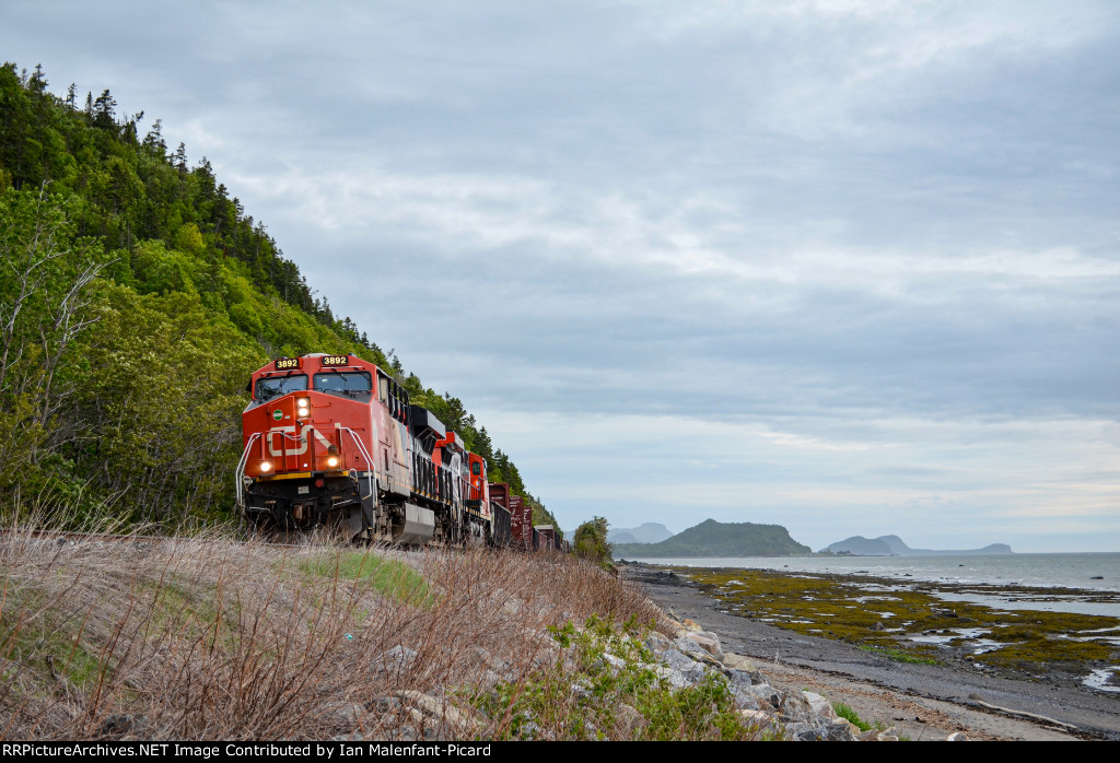 3892 leads 402 at lAnse-Au-Sable